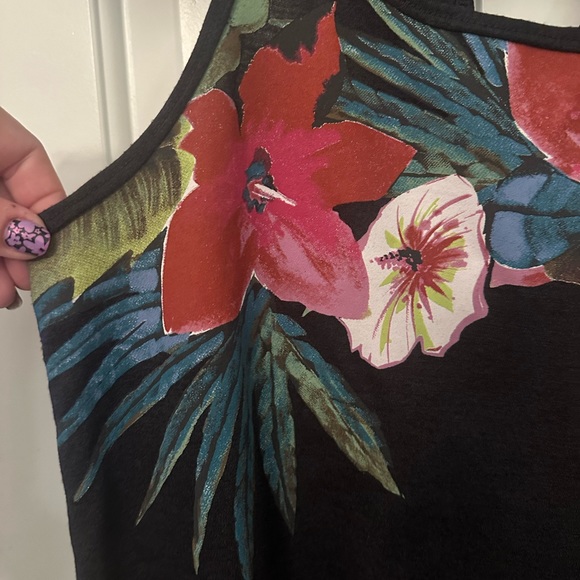 Mossimo Tank Medium - Picture 2 of 5